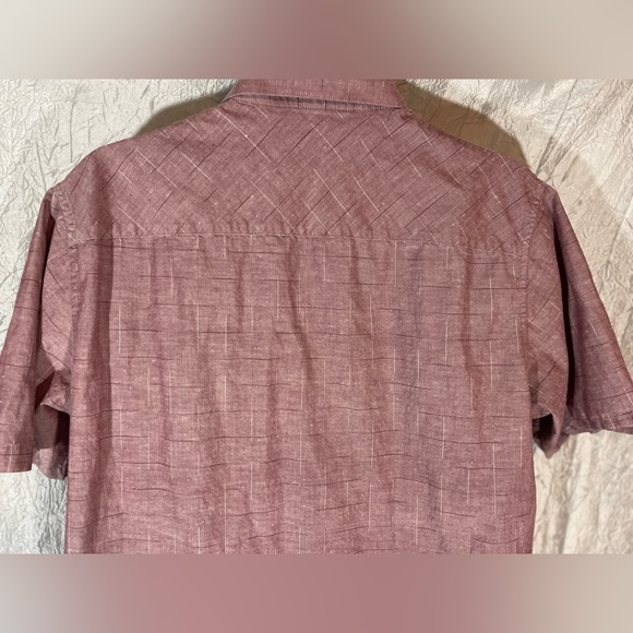 Travis Mathew XL short sleeved button up cotton shirt - Picture 9 of 11